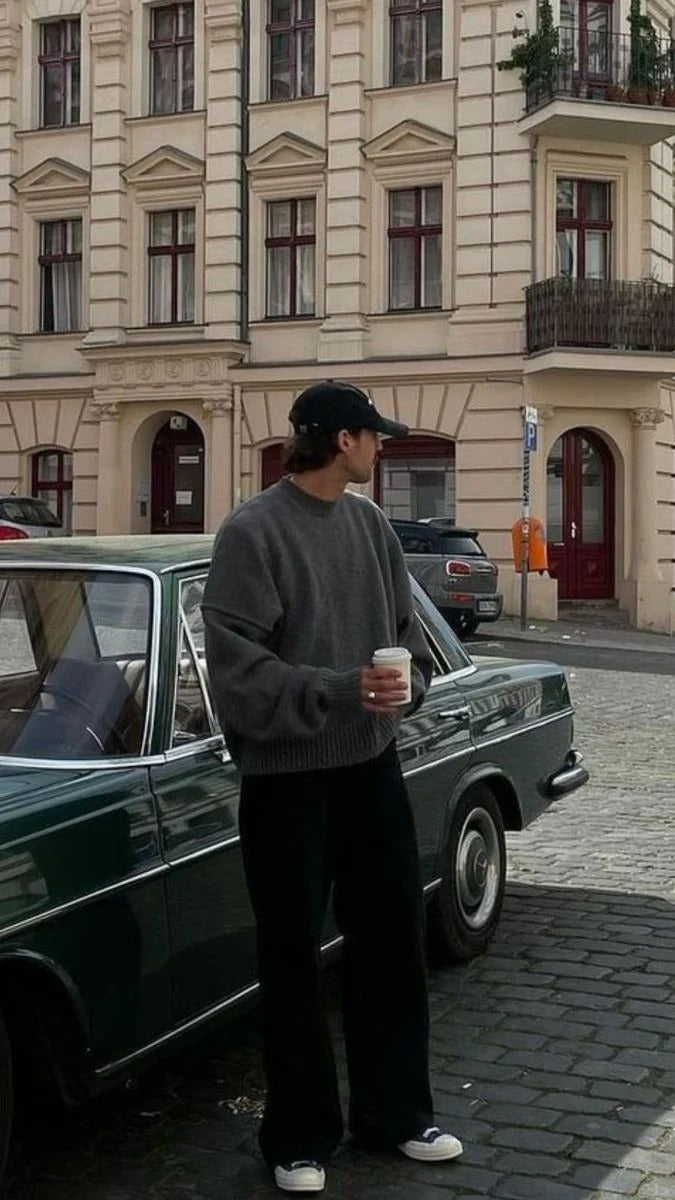 "Henry porte notre pull gris"