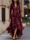 Robe longue en satin plissé avec détails à volants