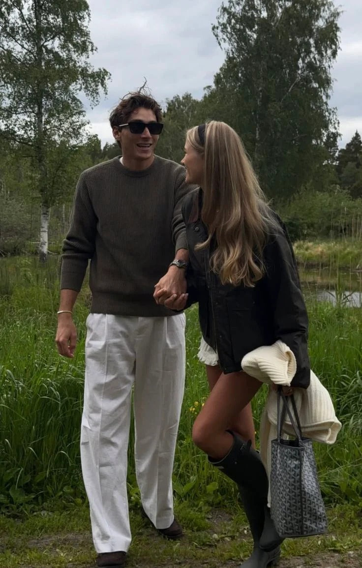 "Corinna porte notre blazer gris"